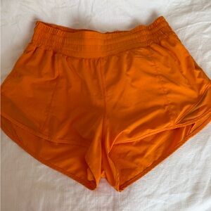 Lululemon Hotty Hot High Rise Lined Short 2.5”